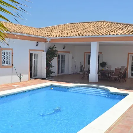 Grande - Cala Golf * La Mairena