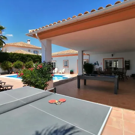 Grande - Cala Golf * La Mairena